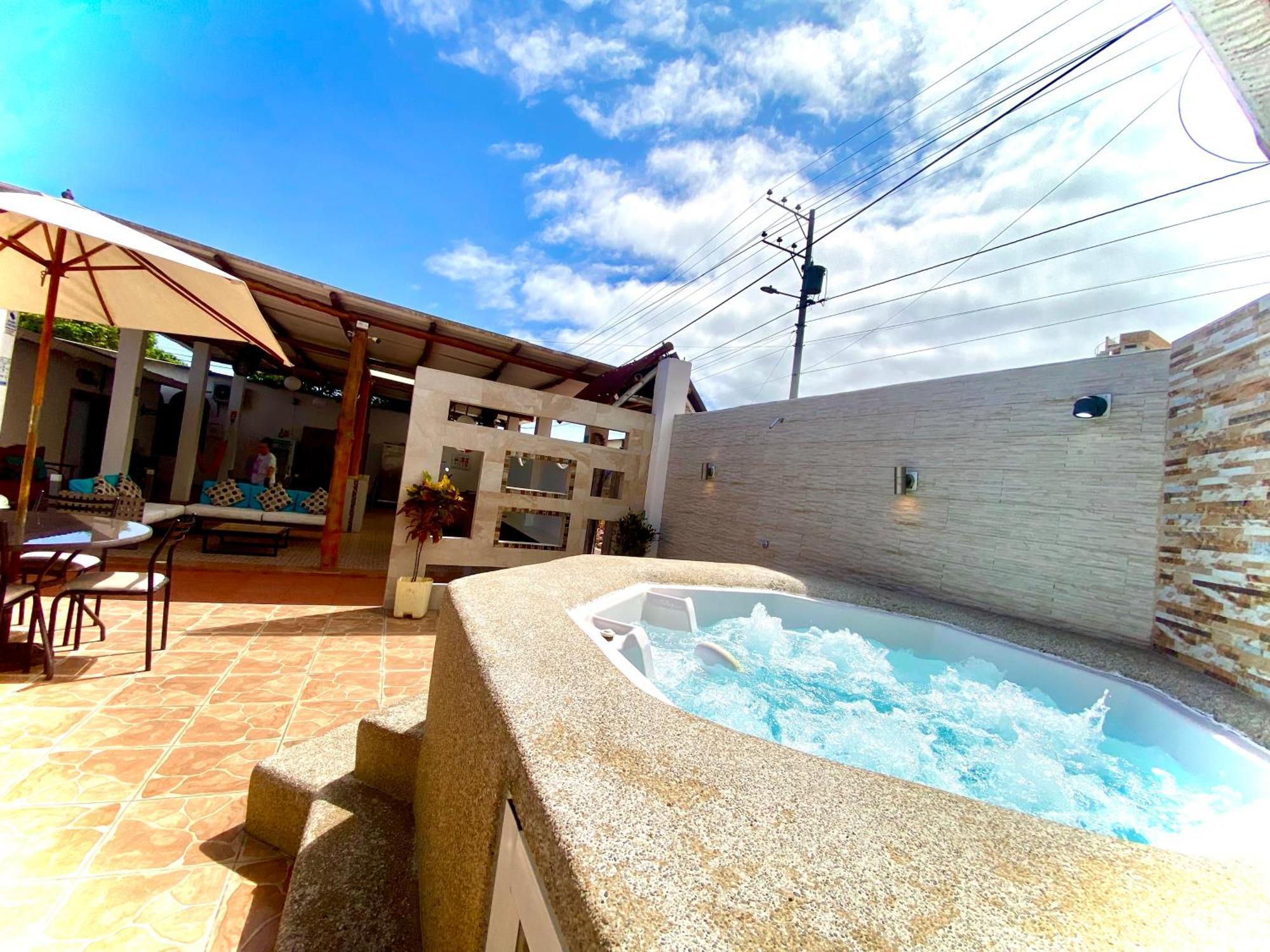 Zurisadai Hotel Puerto Ayora  Exterior photo