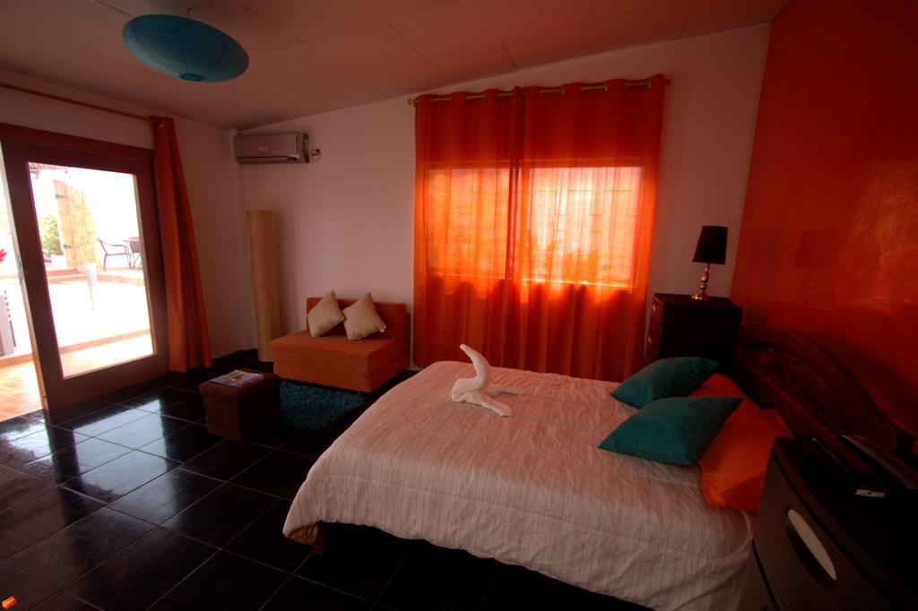 Zurisadai Hotel Puerto Ayora  Exterior photo