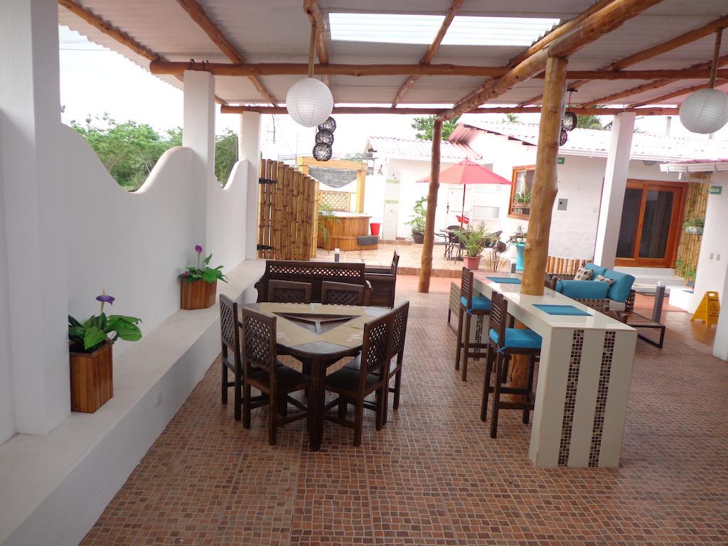 Zurisadai Hotel Puerto Ayora  Exterior photo
